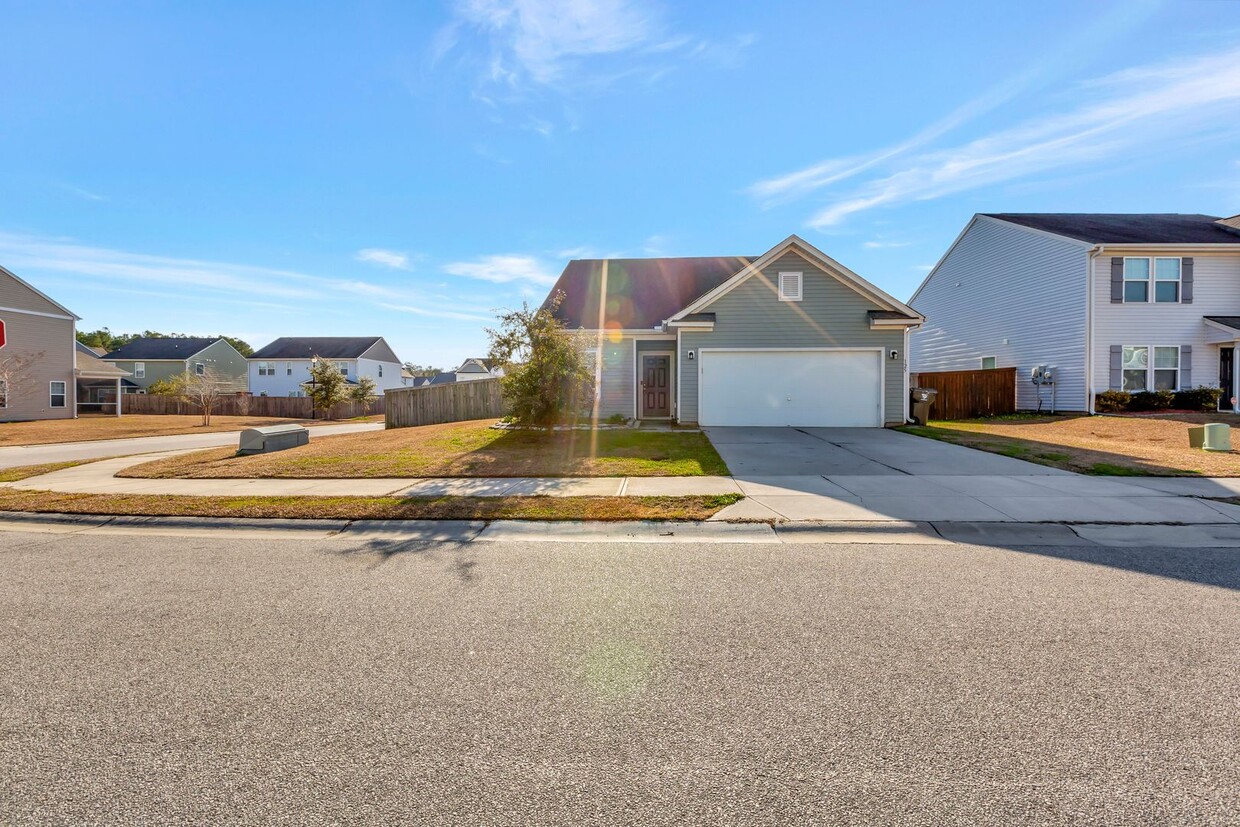 Primary Photo - Charming Corner Lot in Steeplechase