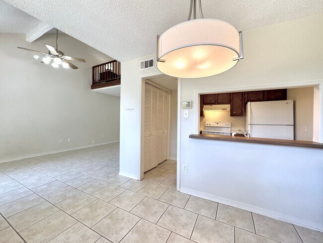 Building Photo - Well-Appointed 2BR/2BA Home in Sharlo Subd...