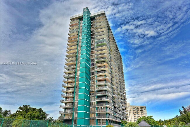Foto del edificio - 780 NE 69th St