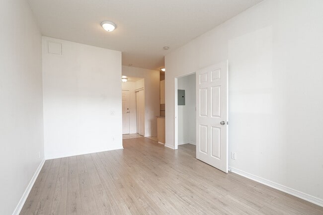 Photo du bâtiment - 333 Sidney Belsey Crescent