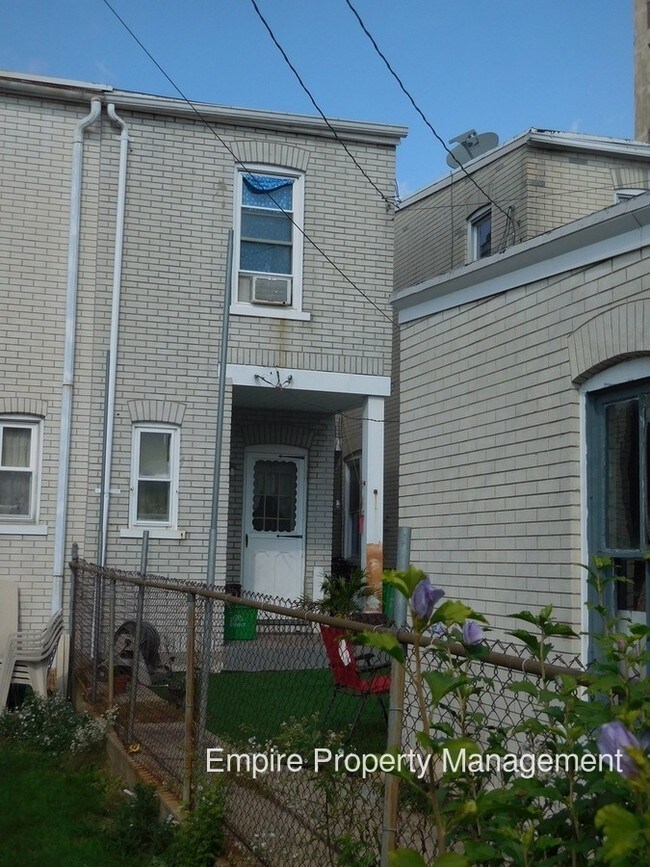 Building Photo - 3 Bedroom Home for rent in Allentown