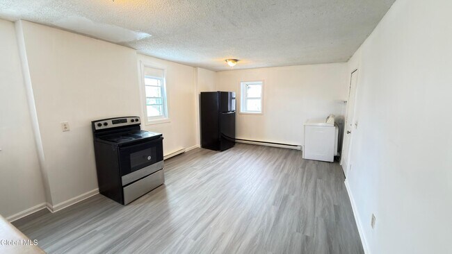 Foto del edificio - 3134 6th Ave