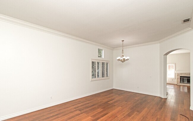 Building Photo - Single Story 4 Bedroom Home in Oceanside!