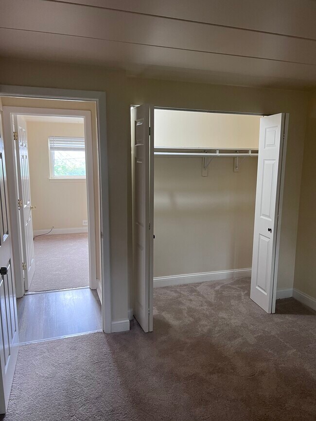 12546 Fairview Ave Unit 2E, Blue Island, IL 60406 Condo for Rent in