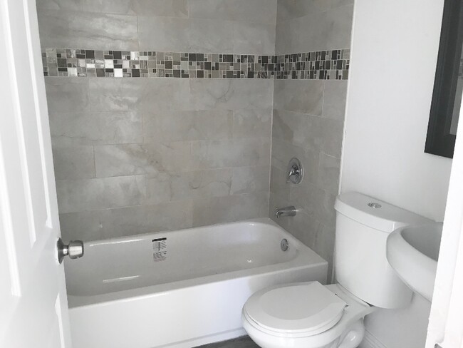 Foto del edificio - 3619 E 33rd Ave