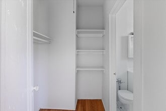 Building Photo - 1635 W Morse Ave