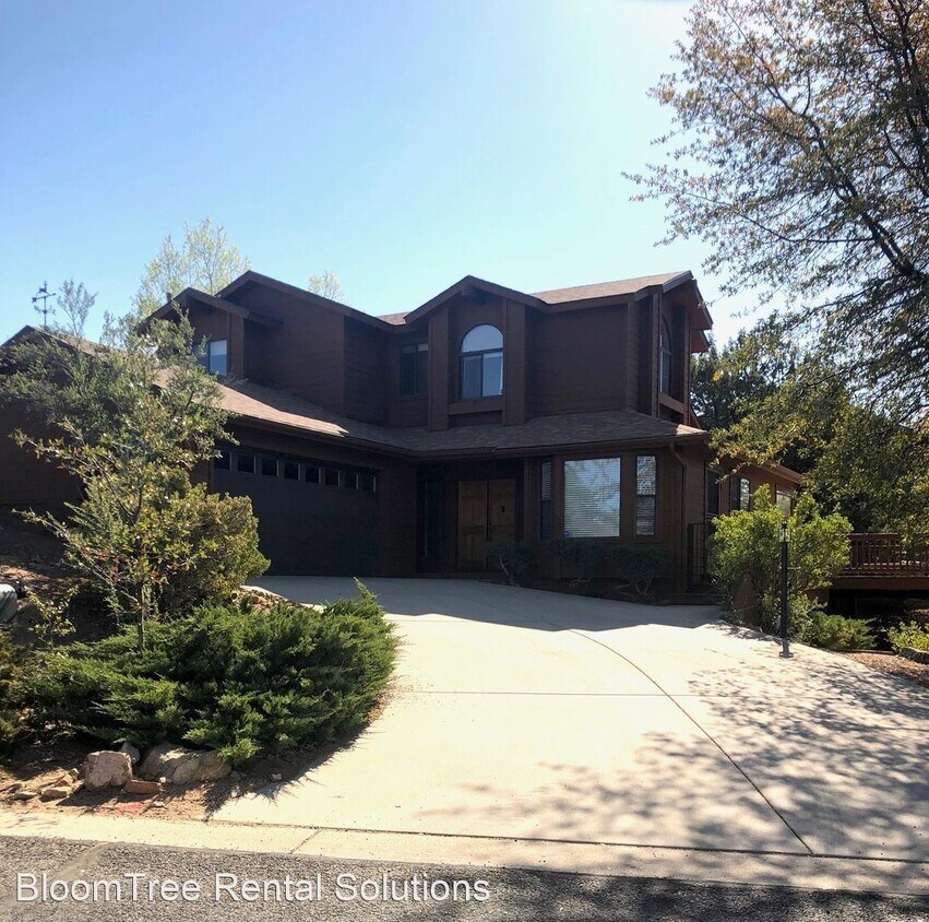 Primary Photo - 3 br, 2.5 bath House - 1893 Forest View