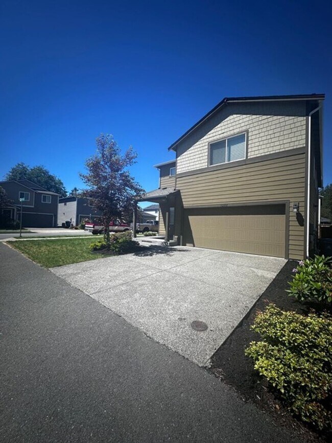 Foto del edificio - Spacious, modern 5-bed, 2.75-bath in sought-after Daisy Crossing Community in Sultan