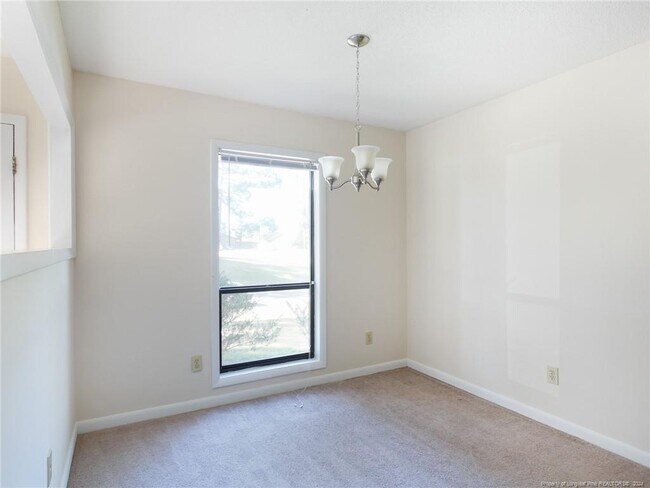 Building Photo - 642 Mosswood Ln