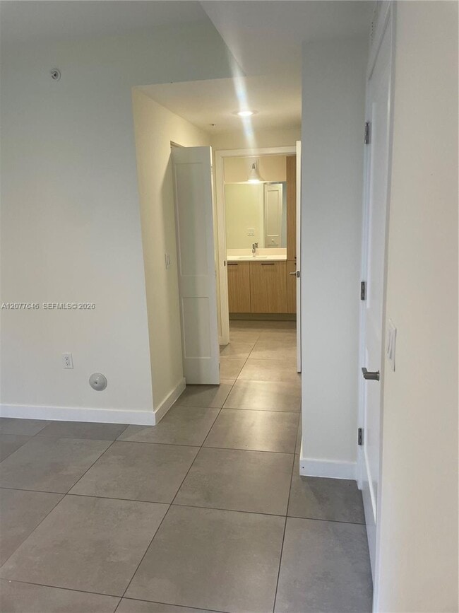 Building Photo - 16395 Biscayne Blvd