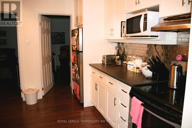 Building Photo - 8 Casci Ave