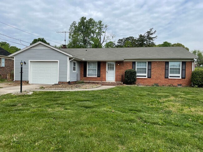 Building Photo - 3 Bedroom Off Rehobeth Church Road