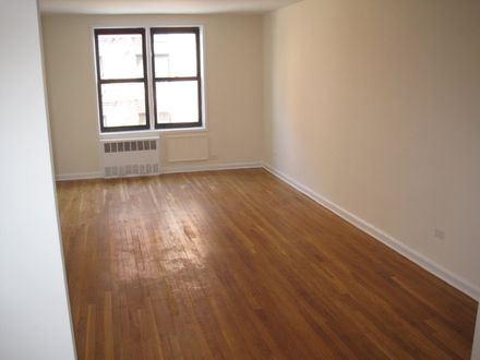 Foto del edificio - 2365 E 13th St