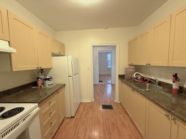 Building Photo - 1 Clinton St