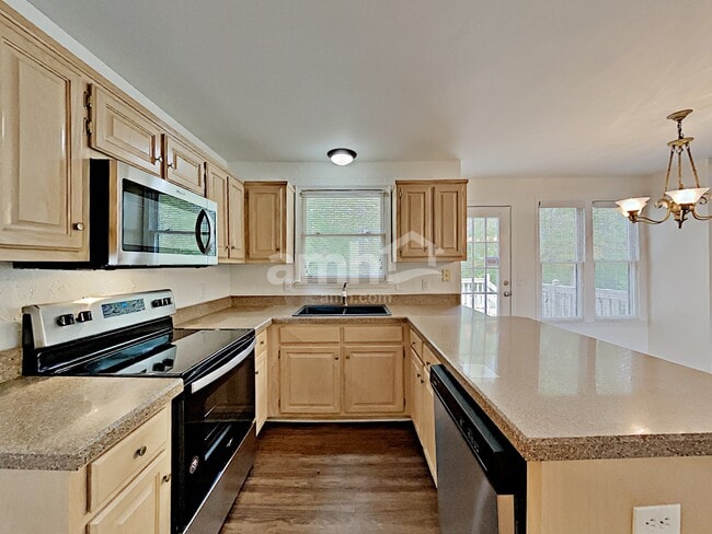 Building Photo - 4013 Windwood Ln