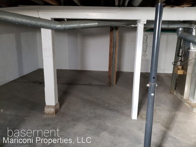 Building Photo - 2 br, 1 bath House - 104 Main