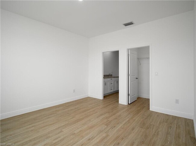 master suite - 1035 Plantation Rd
