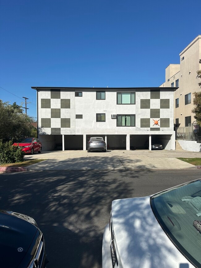 Building Photo - 8665 Pickford St