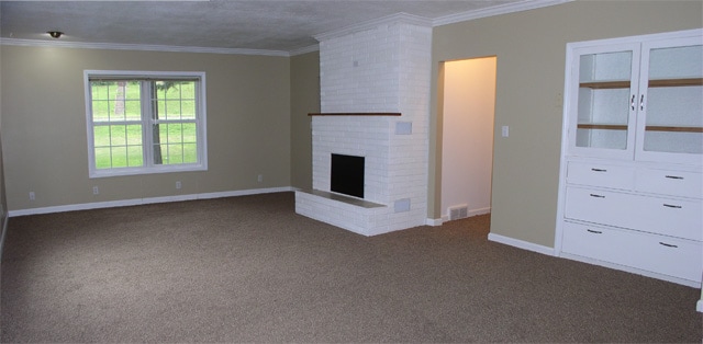 Living Room - 908 E Skyline Pkwy