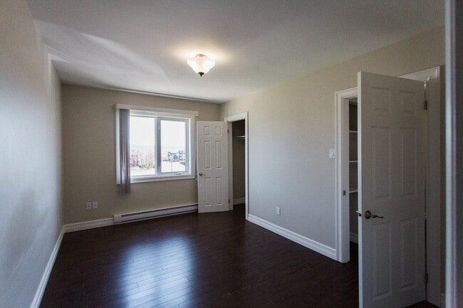 Building Photo - Sunridge Place