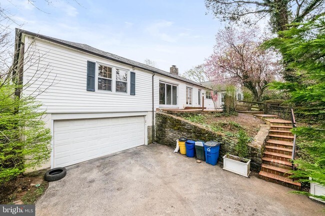 Building Photo - 465 Boxwood Rd