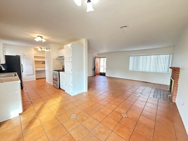 Foto del edificio - College View Estates Gem – Spacious 3BR Home with Private Yard & RV Parking