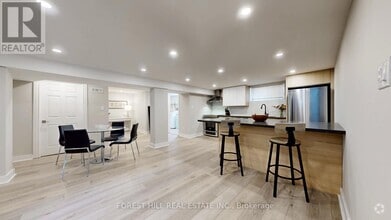 Building Photo - 41 Lesmar Dr