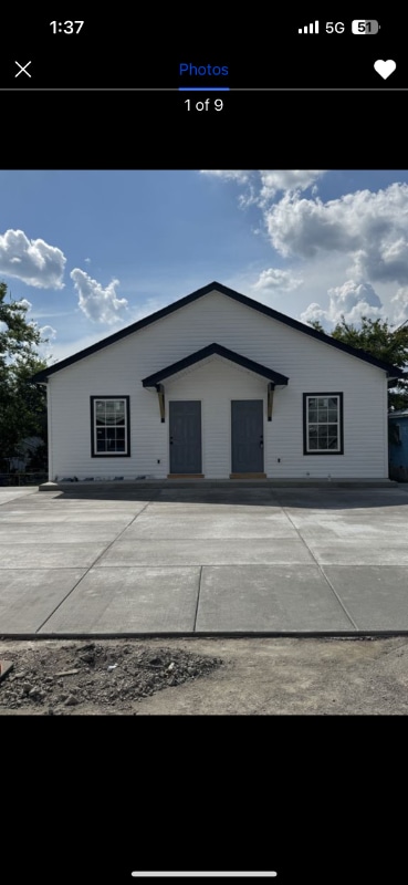 Primary Photo - 209 Colonial St