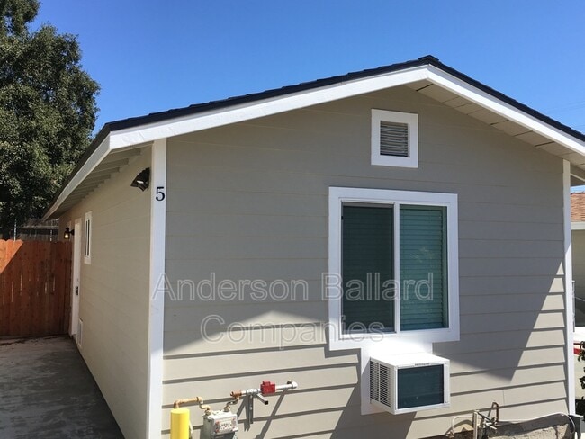 Building Photo - 10038 Tujunga Canyon Blvd