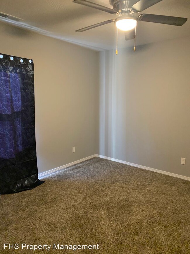 Building Photo - 3 br, 1 bath House - 2222 W Calhoun St