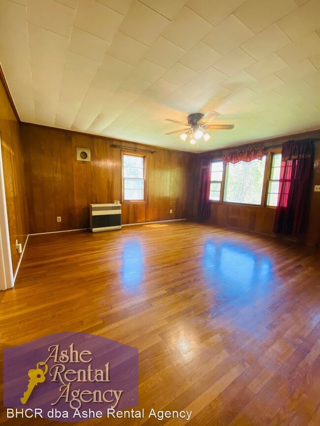 Building Photo - 4 br, 1.5 bath House - 646 Ivy Hill Rd