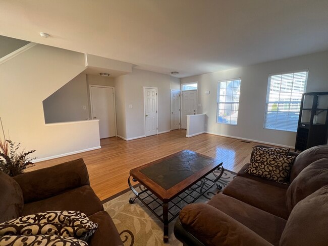 Foto del edificio - 14205 Brenham Dr