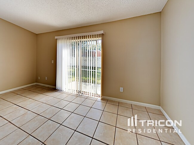 Foto del edificio - 1166 Tyler Lake Cir