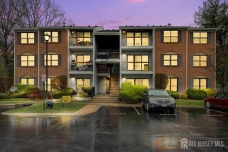 Building Photo - 306 Bromley Pl