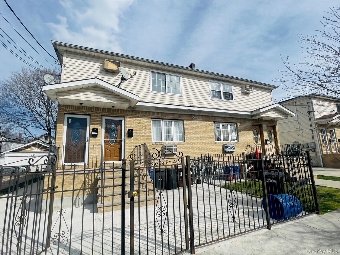 Foto principal - 104-59 214th St