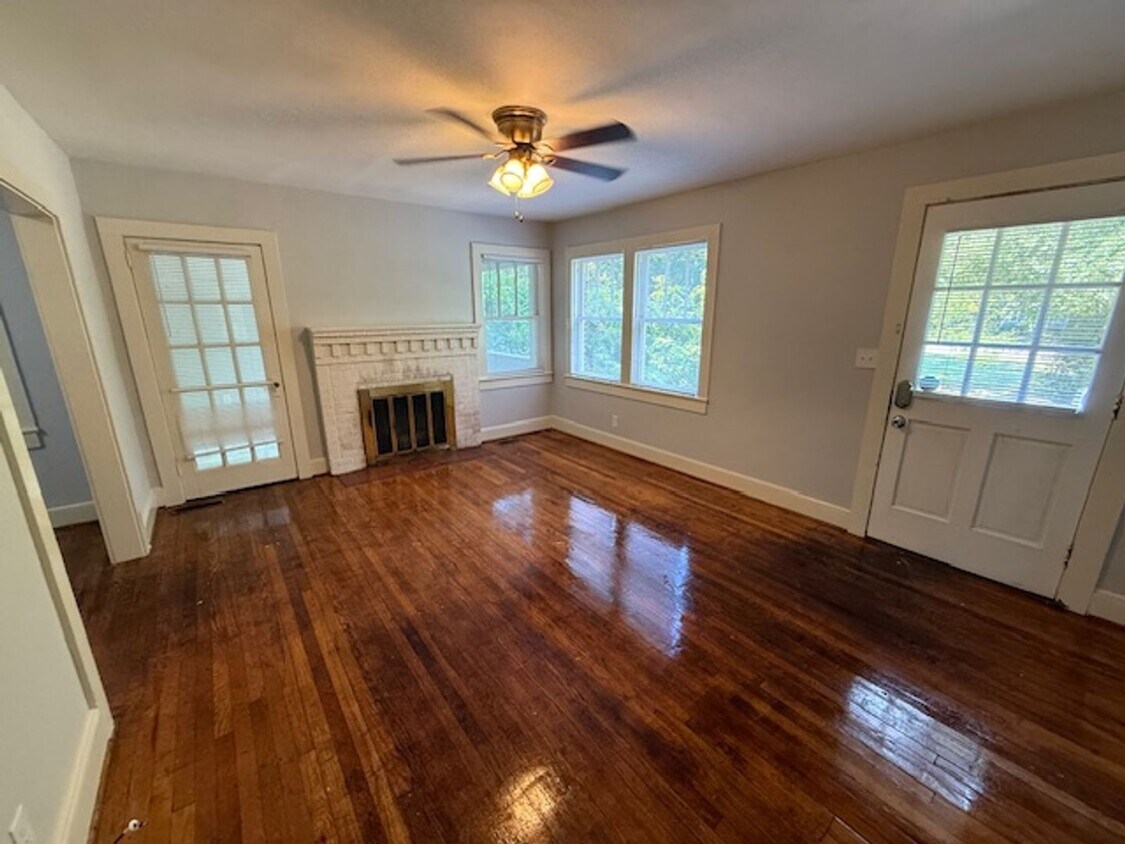 Foto principal - 503 Tyler St