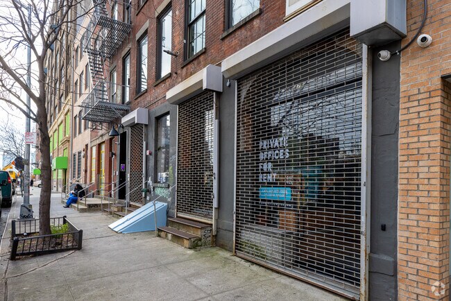 Building Photo - 428-430 E 10th St