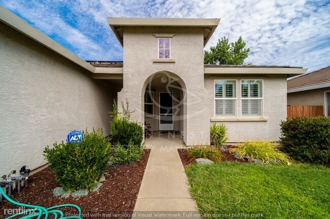 Building Photo - 3 br, 2 bath House - 512 Spruce Ct