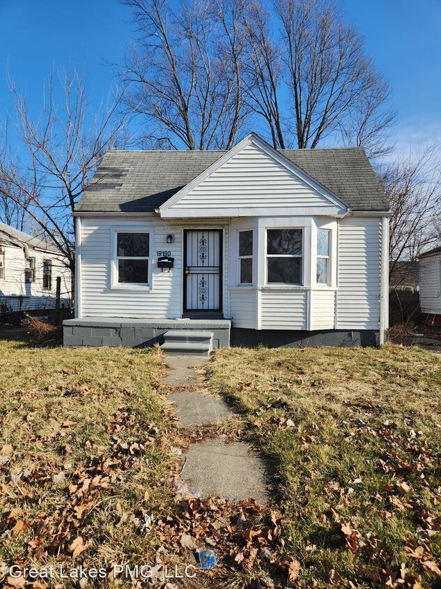 Primary Photo - 3 br, 1 bath House - 19190 Biltmore
