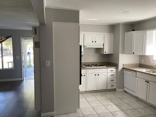 Building Photo - 45315 Newtree Ave