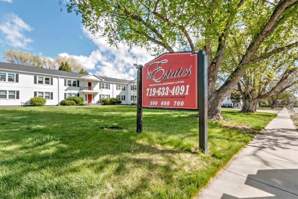 The Estates At Cheyenne Blvd Apartments in Colorado Springs, CO