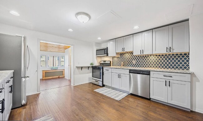 Foto del edificio - 108 Maple St