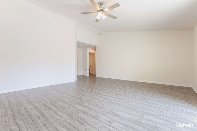 Foto del edificio - 2441 Colonade Ln