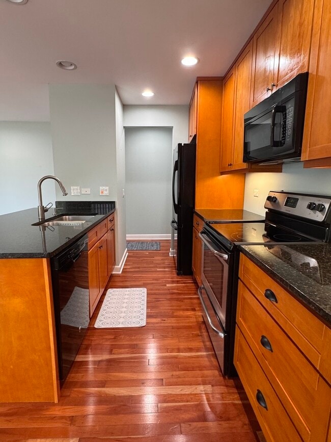 Building Photo - 717 Strom Dr