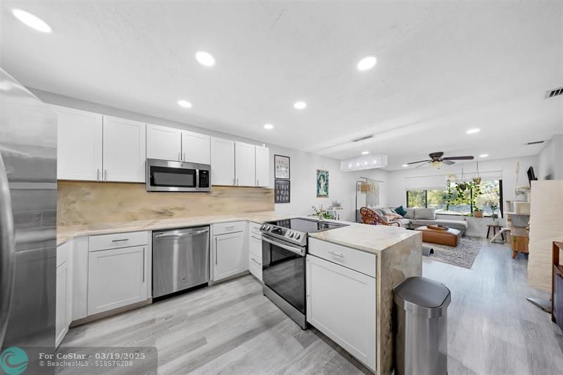 Foto principal - 11477 NW 39th Ct