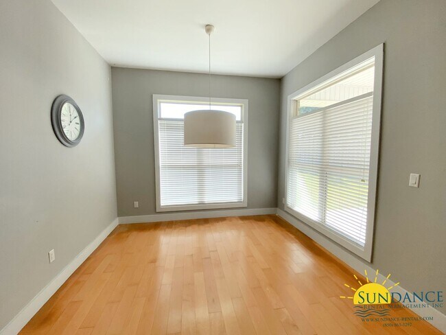 Foto del edificio - Gorgeous 3 Bedroom Home in Crestview