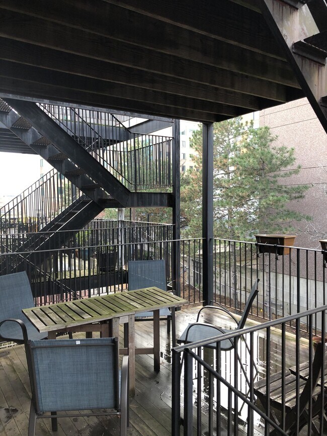 Foto del edificio - 95 E Brookline St