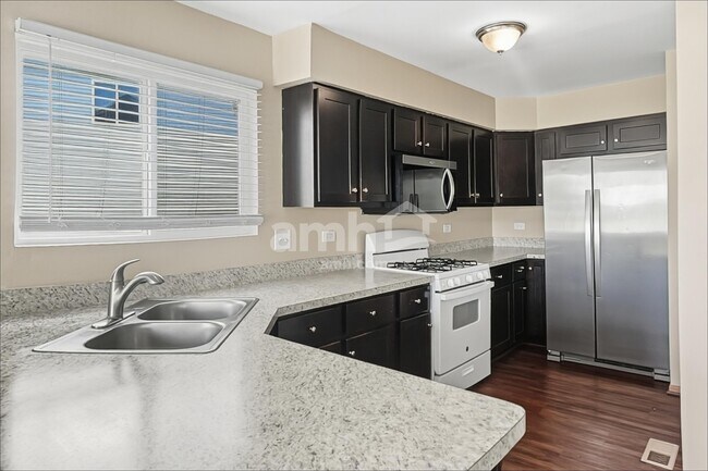 Building Photo - 3107 Arborsedge Dr