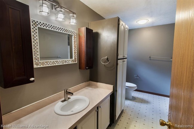 Foto del edificio - 4345 Livernois Rd
