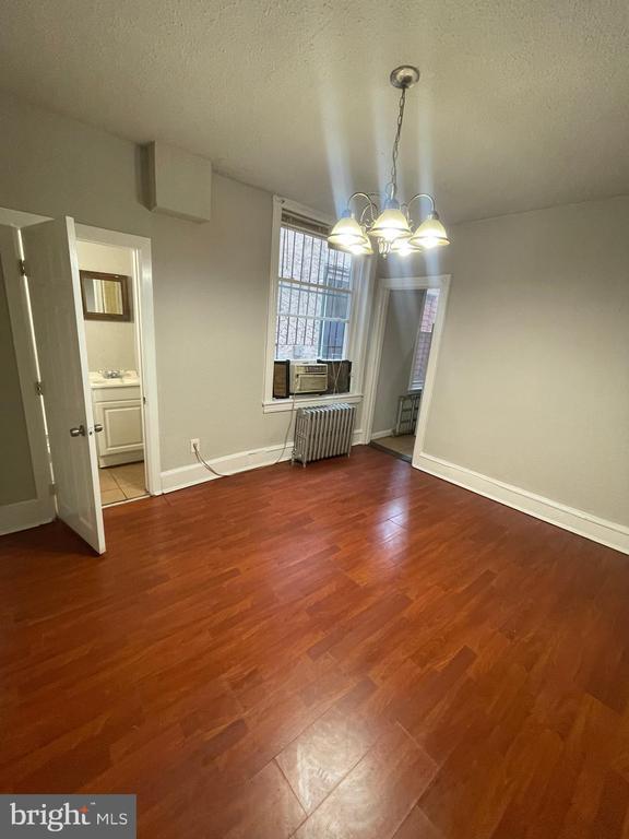 Building Photo - 131 Hansberry St